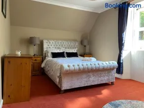 Fabulous 2 Bedroom House just outside Edinburgh - Image 2