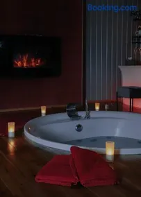 L'Eden - Suite privative avec jacuzzi et sauna - Image 4