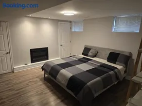 Cozy 2 Bedroom Suite - near Bayview & Steeles & Finch Station - Image 3