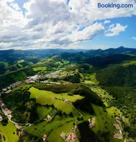 Lutzin Etxea, Caserío Vasco con piscina, jardín y parking, a 15 min de Bilbao - Image 2