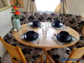 3 Bedroom Sleeps 6 on Coral Beach - Image 5