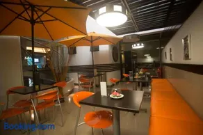 Hotel Ginebra - Image 1