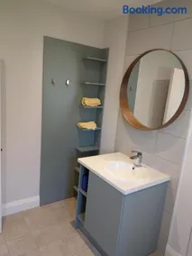 Arbutus Lodge - Image 1
