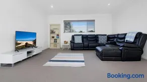 Glossies coastal Retreat - Image 4