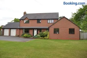 Stratford House - Perfect for a get together - Image 2