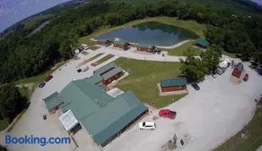 Country Cabins Hotel - Image 1