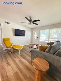 Stylish 3BR Retreat with Garage and Modern Comforts - Image 1