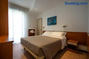 Hotel Globus - Image 2