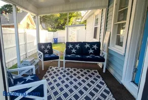 Crescent Vintage Cottage - Image 4