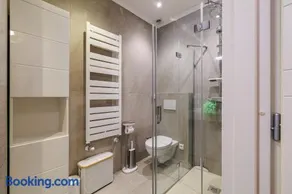 Bright 1 Bedroom Sea View and Terrace - Image 3