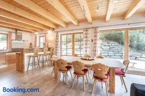 Chalet in Sankt with artistic interiors & Ski Piste View - Image 5