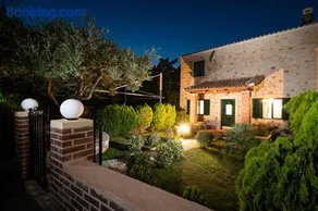 Neriides Villas - Image 4