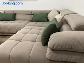 Bianco Deluxe Apartment - Image 2
