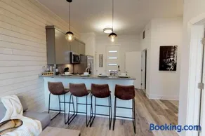 Great Location 1 Bedroom Sleeps 4 - Image 5