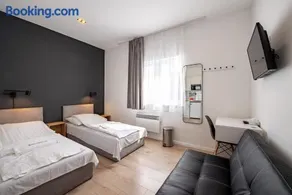 Chesscom Apartments - Image 2