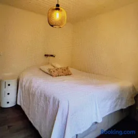 Bright, fully equipped property in Örebro - Image 3