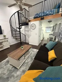 Cozy Creek Retreat - Image 1