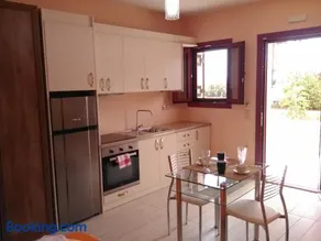 Mikros Gialos Apartments - Image 3
