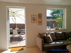 Family-Friendly Home Near Beach Forest Harbour - Image 2