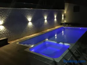 Casa com Piscina Grande e Hidro - Image 1