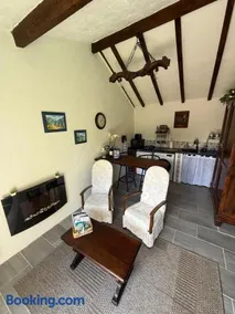 The Lodge - Image 4