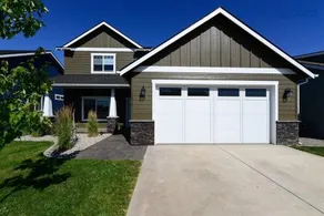 CDA Hideaway 4 bed 3 Bath Modern Mid Term Rental - Image 1