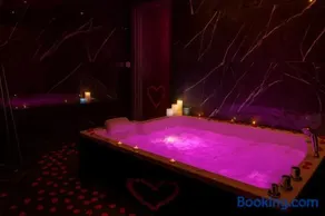 Love Room Royan - Image 2