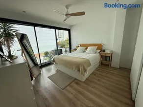 Casa unifamiliar con piscina privada, a tan solo 5 min de la playa y solo 10min de Barcelona - Image 1