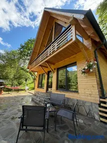 Chalet Green - Image 1