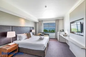 'Top Horizons' Resort style Stay with Pool & Ocean Views - Image 1