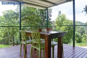 Mena Creek Flower House - Image 1