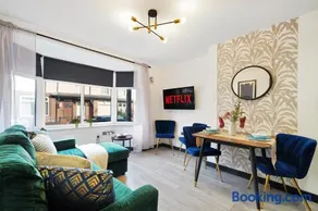 Stylish Stay in Yorkshire - Sleeps 5 - Image 4