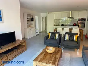 Appartement et Studio Les Glycines - Image 2