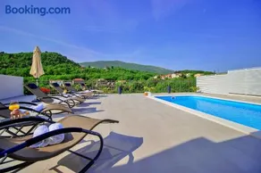 Holiday Home Vedrana - Image 4