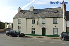 Old Castle Farm Guest House - Image 1