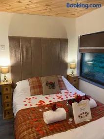 Arc Pod-HotTub- Dog Friendly - Longleat - Bath - Image 4