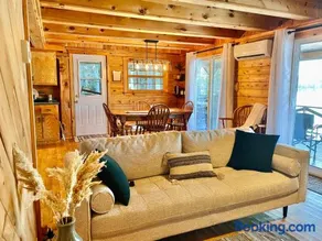 Knotty Pines 4 Bedroom with Waterfront Views - Image 2