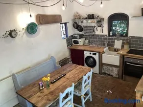 The Eclectic Coach House - Image 3