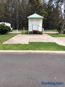 Pleasurelea Tourist Resort & Caravan Park - Image 4