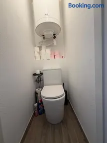 joli T2 proche du centre, en rez-de-chaussée pour 4 à 5 personnes, terrasse, Wi-Fi, parking - Image 5