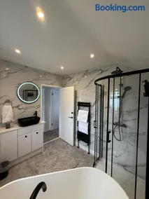 Business or Bliss - Stylish Lincolnshire Retreat - Image 2