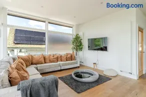 Exquisite Contractor and Group Retreat in Cotswolds - Image 2