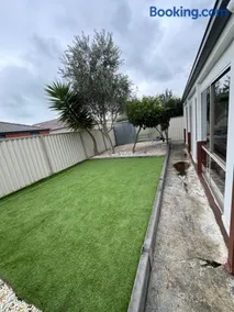 Beautiful home in Pakenham - Image 2