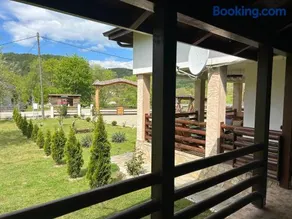 Pensiunea Pe Vale La Moco - Image 1