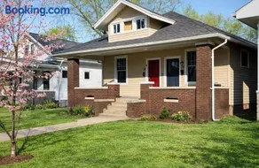 House of Color EVV Stylish Apartments - Image 1