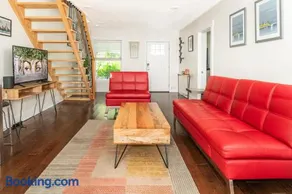 American Bungalow near IU Stadiums and Downtown Bloomington - Image 3