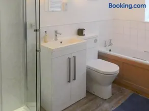 Chapel Cottage - Image 2