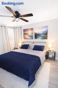 Private 3BR Home in Bethpage Cozy and Beautiful - Image 5