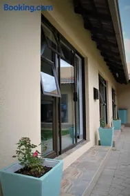 Mahem Manor Guesthouse - Image 3