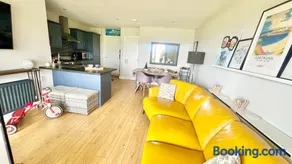 Portrush, Ramore Head apartment with sea views - Image 3